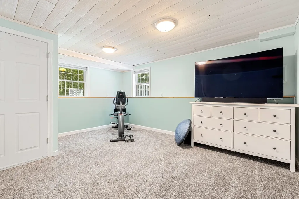 150 Kendall Pond Road Windham NH 03087