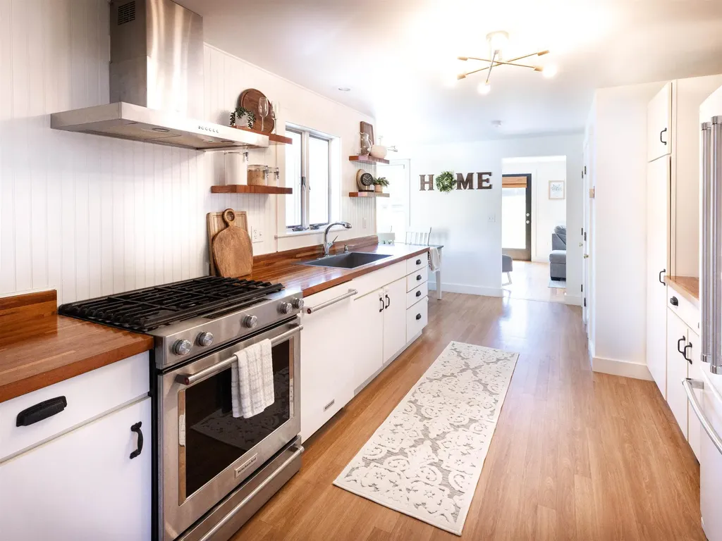 7 Edgewood Terrace Wolfeboro NH 03894