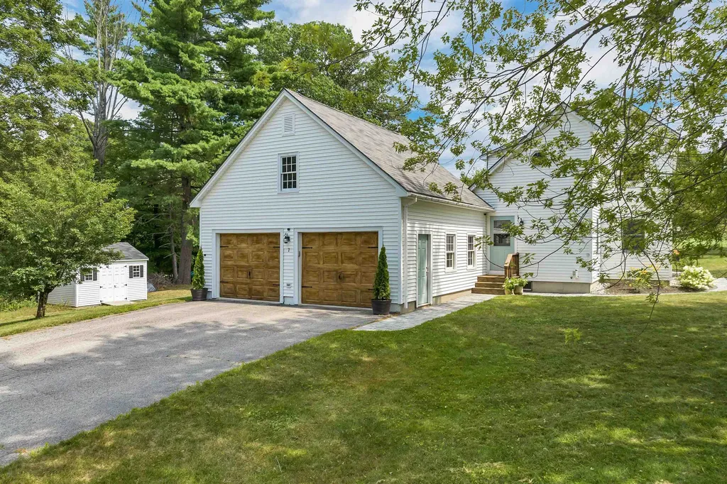 7 Edgewood Terrace Wolfeboro NH 03894