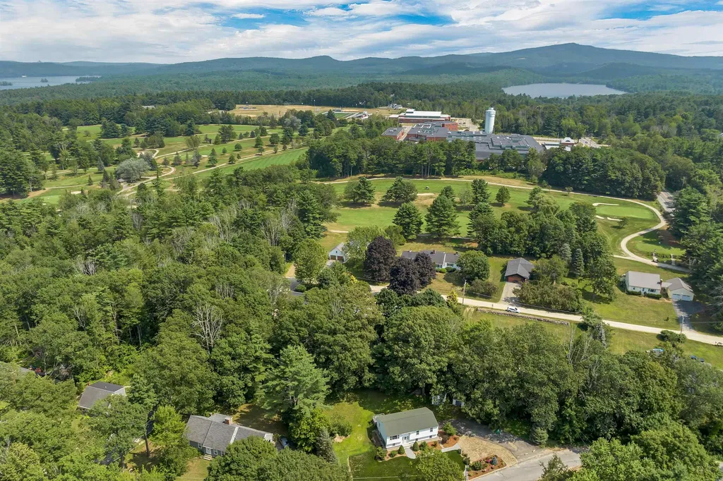 7 Edgewood Terrace Wolfeboro NH 03894