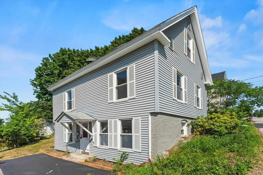 23 Pleasant Street Pembroke NH 03275