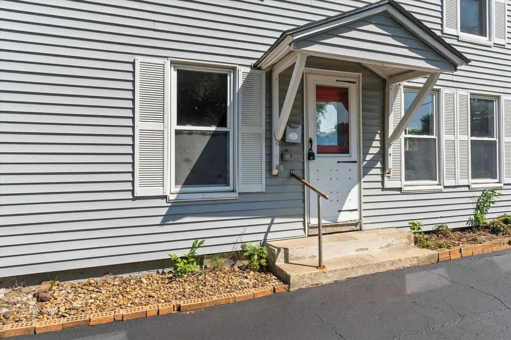 23 Pleasant Street Pembroke NH 03275