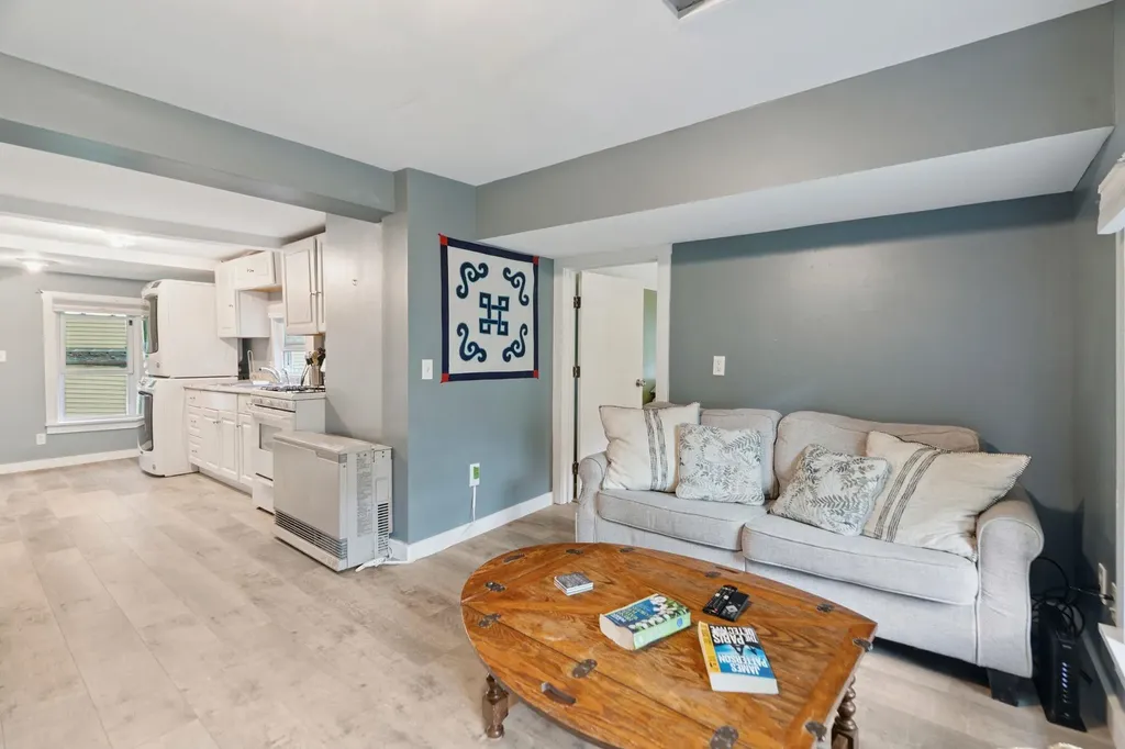 31 Pillsbury Street Enfield NH 03748