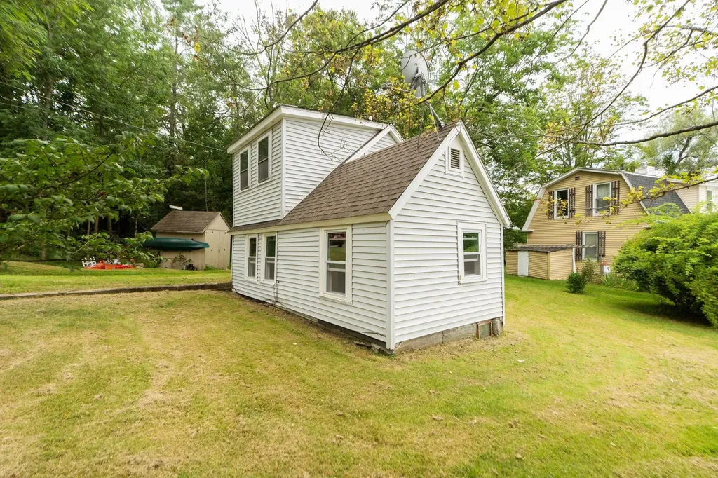 31 Pillsbury Street Enfield NH 03748