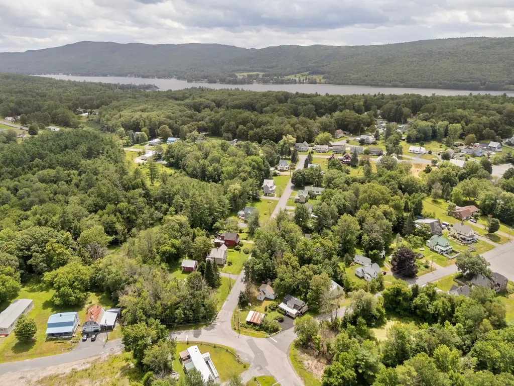 31 Pillsbury Street Enfield NH 03748