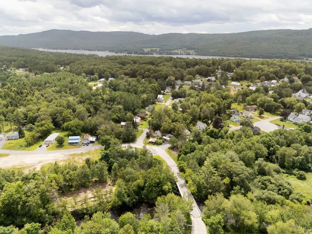 31 Pillsbury Street Enfield NH 03748