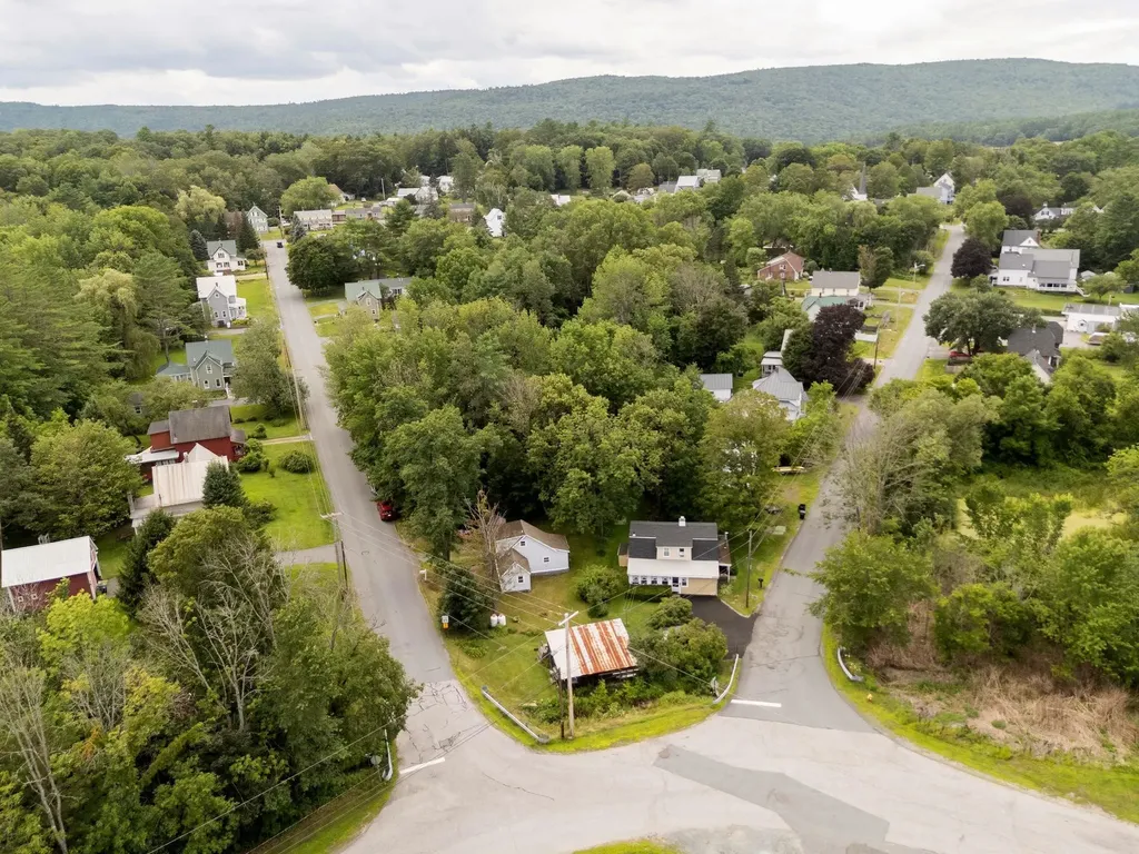 31 Pillsbury Street Enfield NH 03748