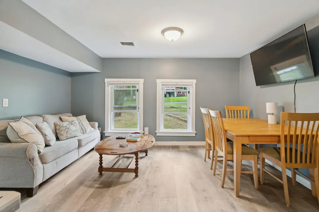 31 Pillsbury Street Enfield NH 03748