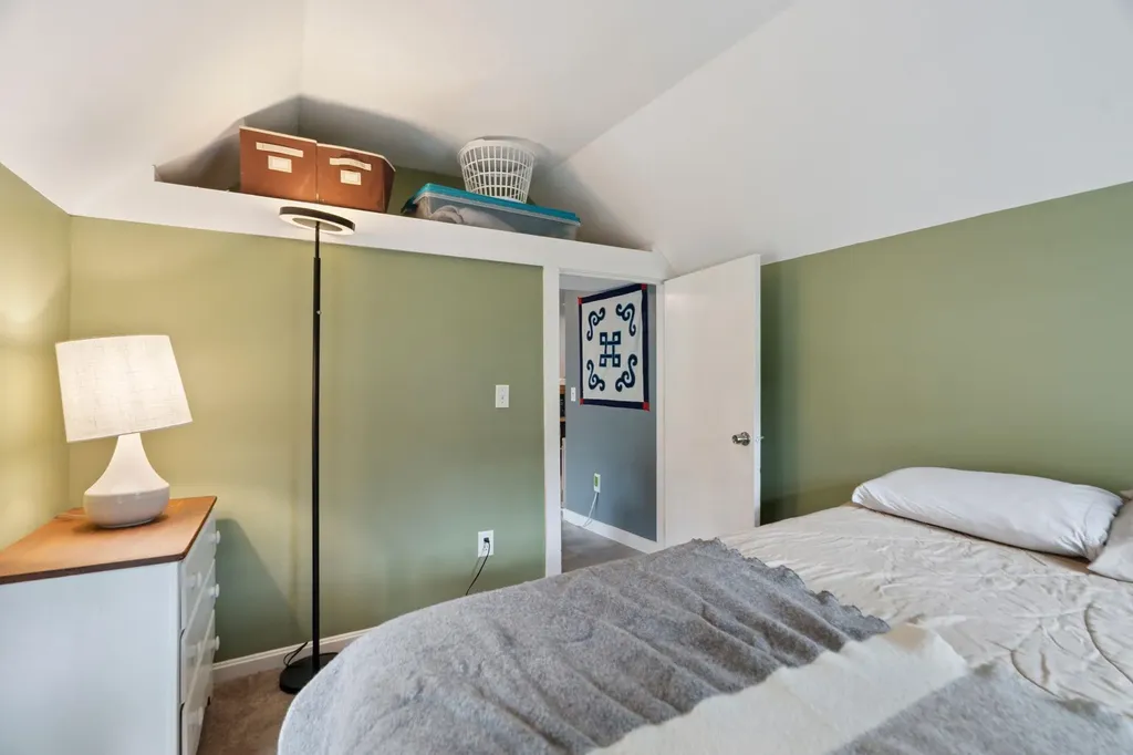 31 Pillsbury Street Enfield NH 03748