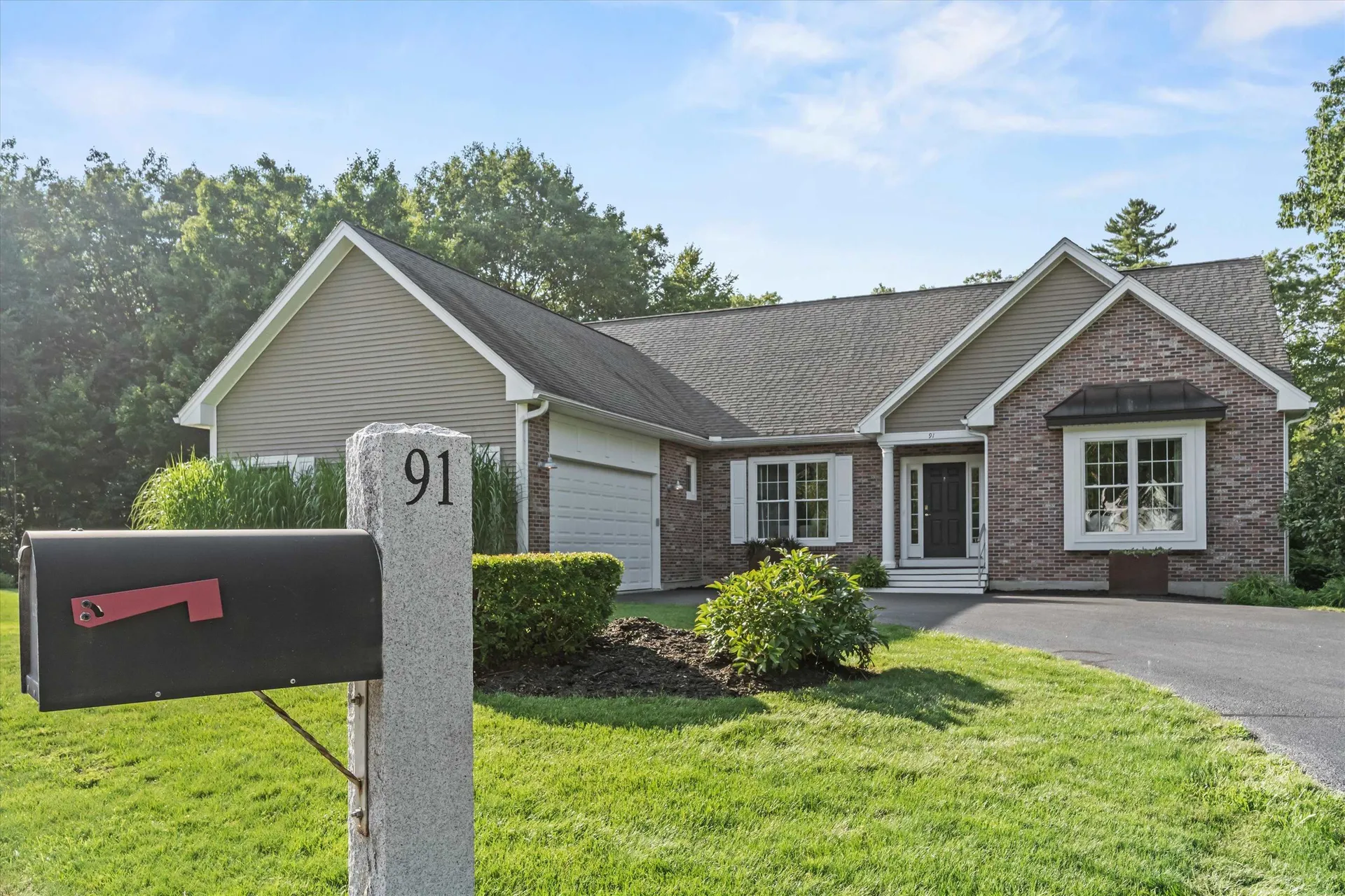 91 White Pine Lane Manchester NH 03102