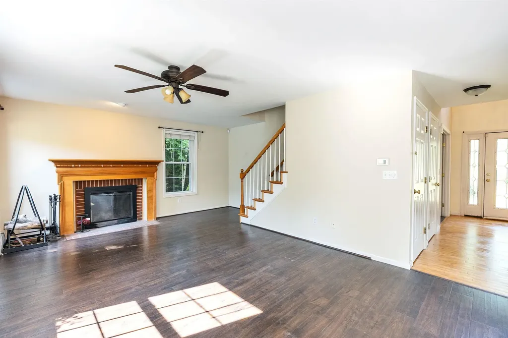 15 Foxberry Drive New Boston NH 03070