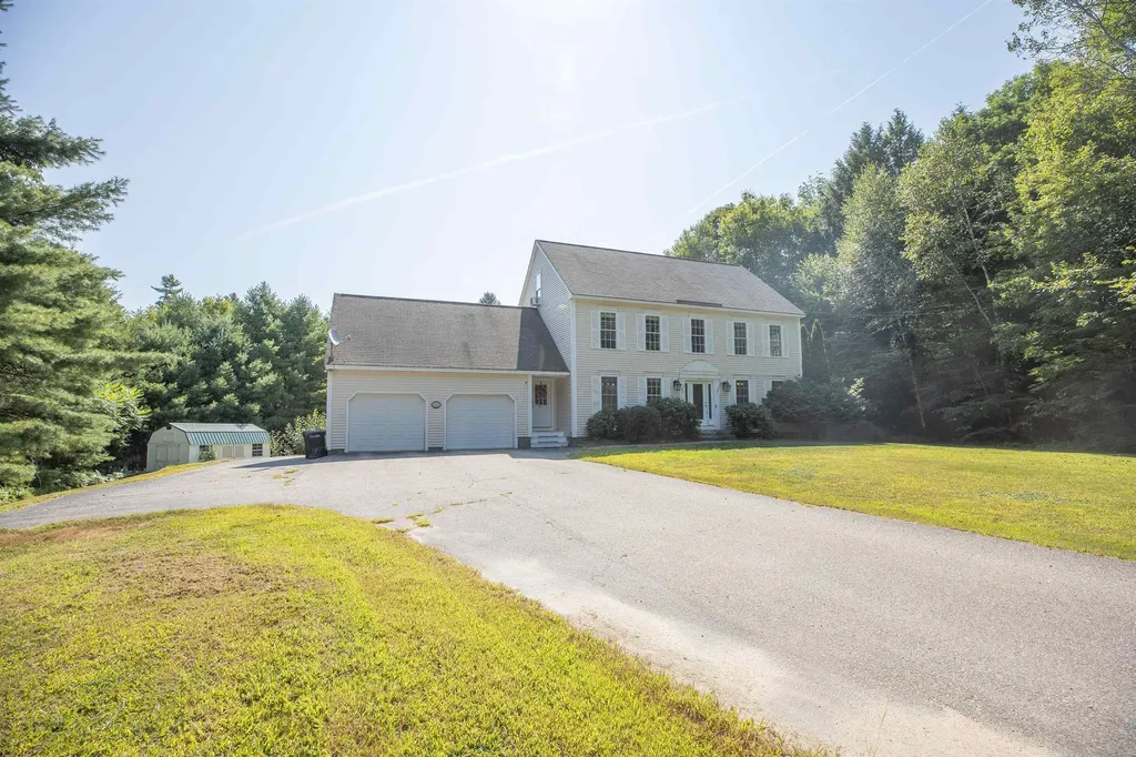 15 Foxberry Drive New Boston NH 03070