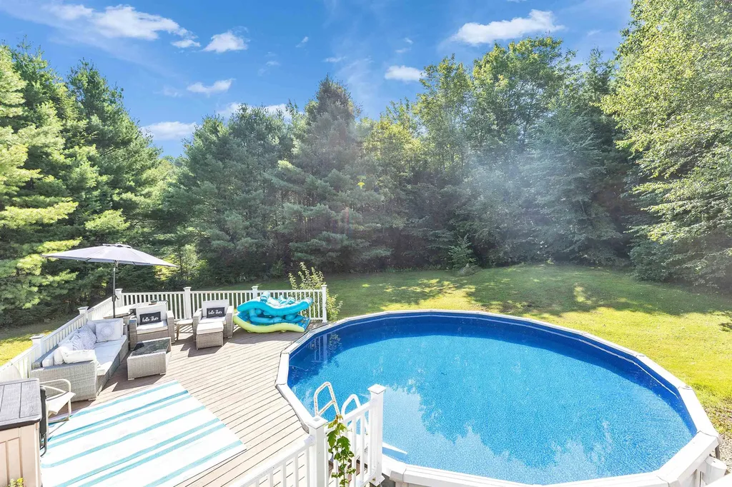 15 Foxberry Drive New Boston NH 03070