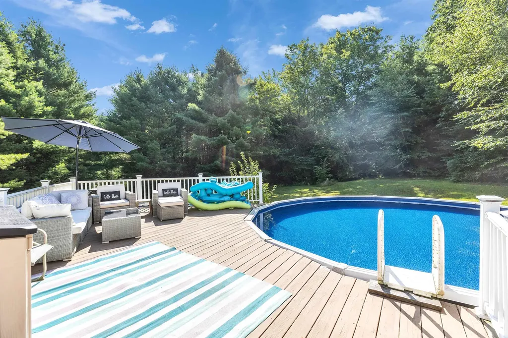 15 Foxberry Drive New Boston NH 03070