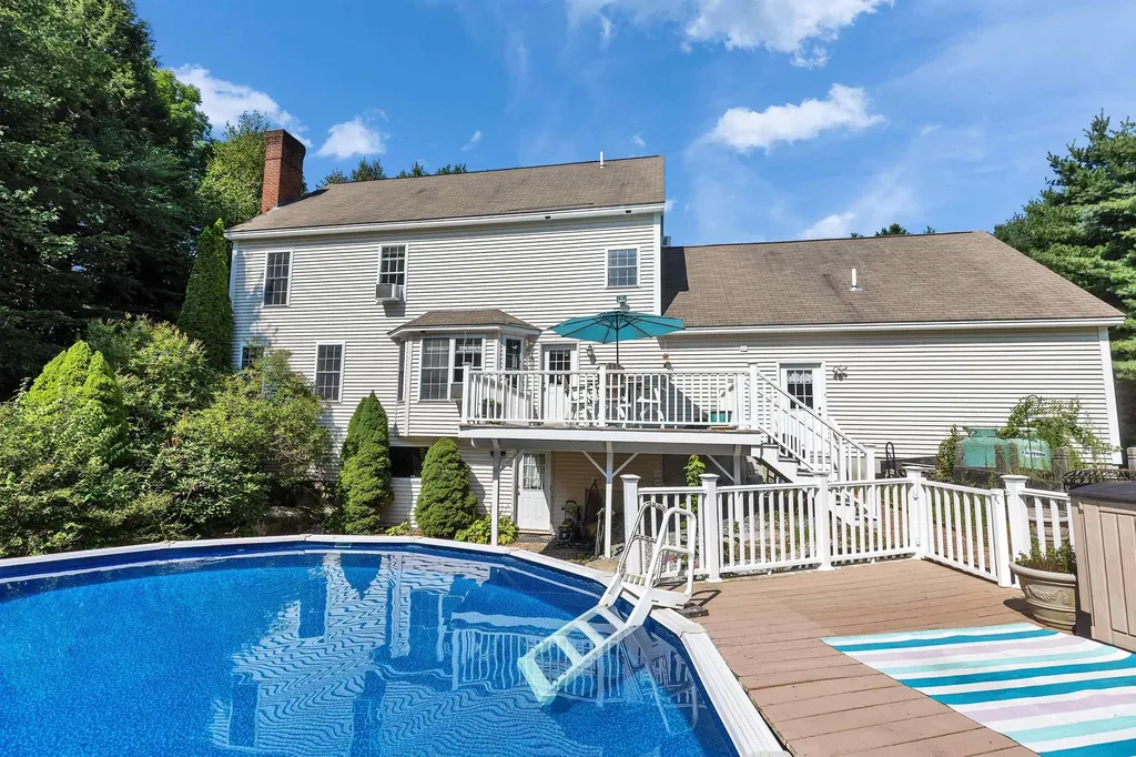 15 Foxberry Drive New Boston NH 03070