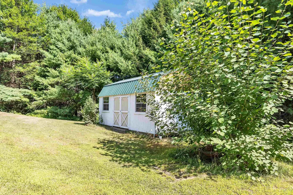 15 Foxberry Drive New Boston NH 03070