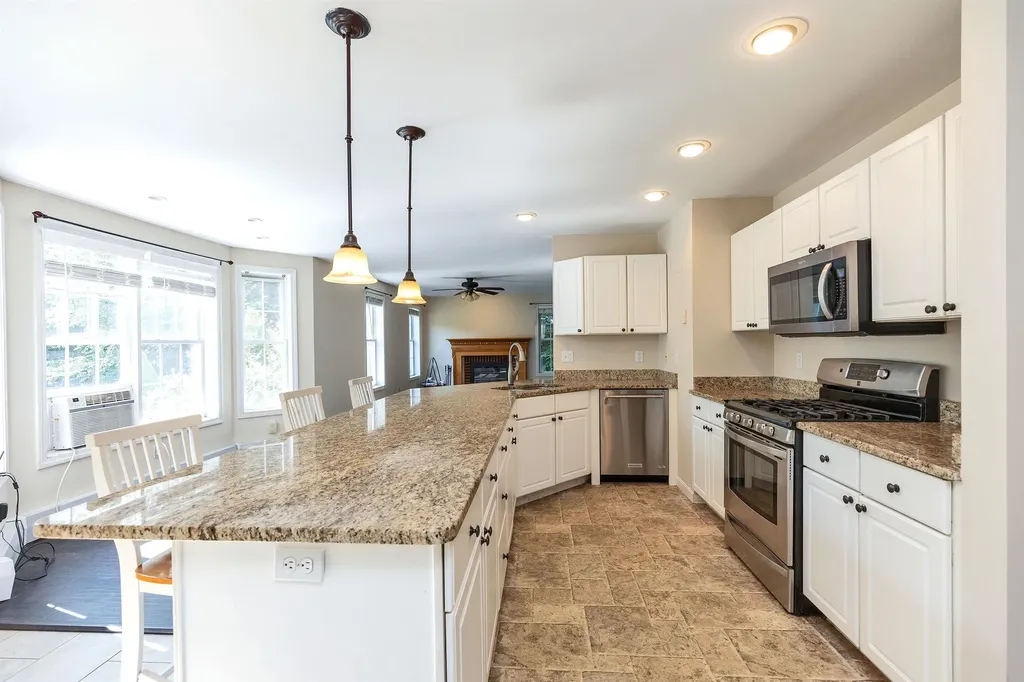 15 Foxberry Drive New Boston NH 03070