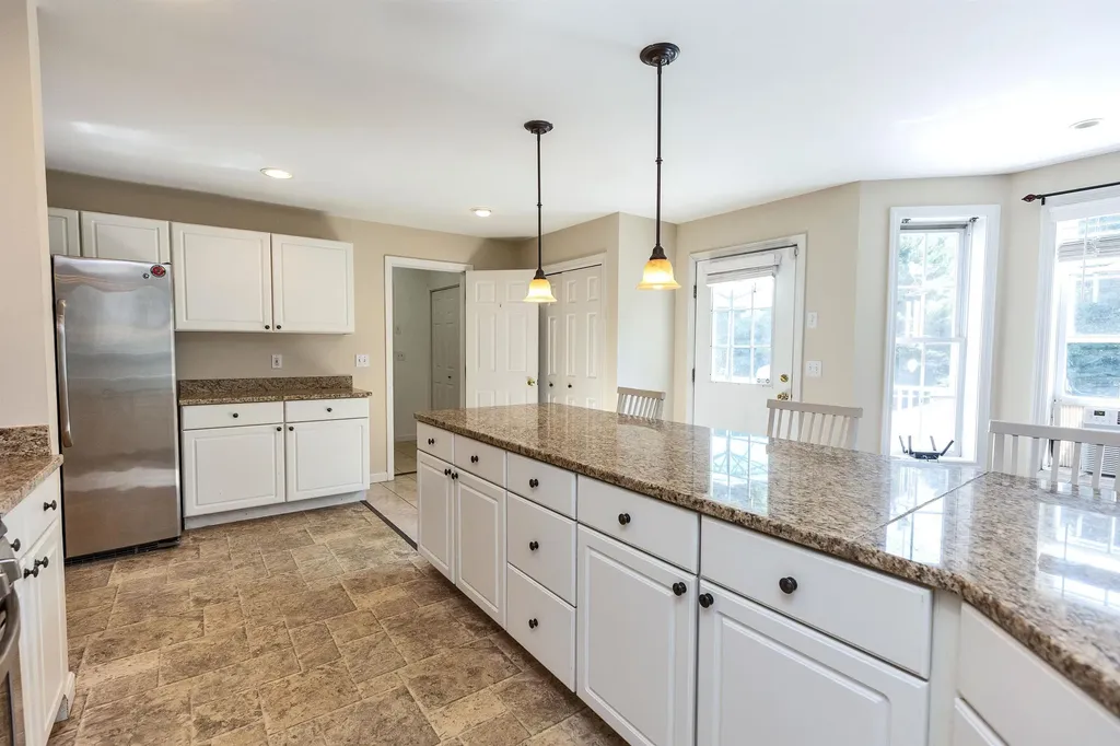 15 Foxberry Drive New Boston NH 03070