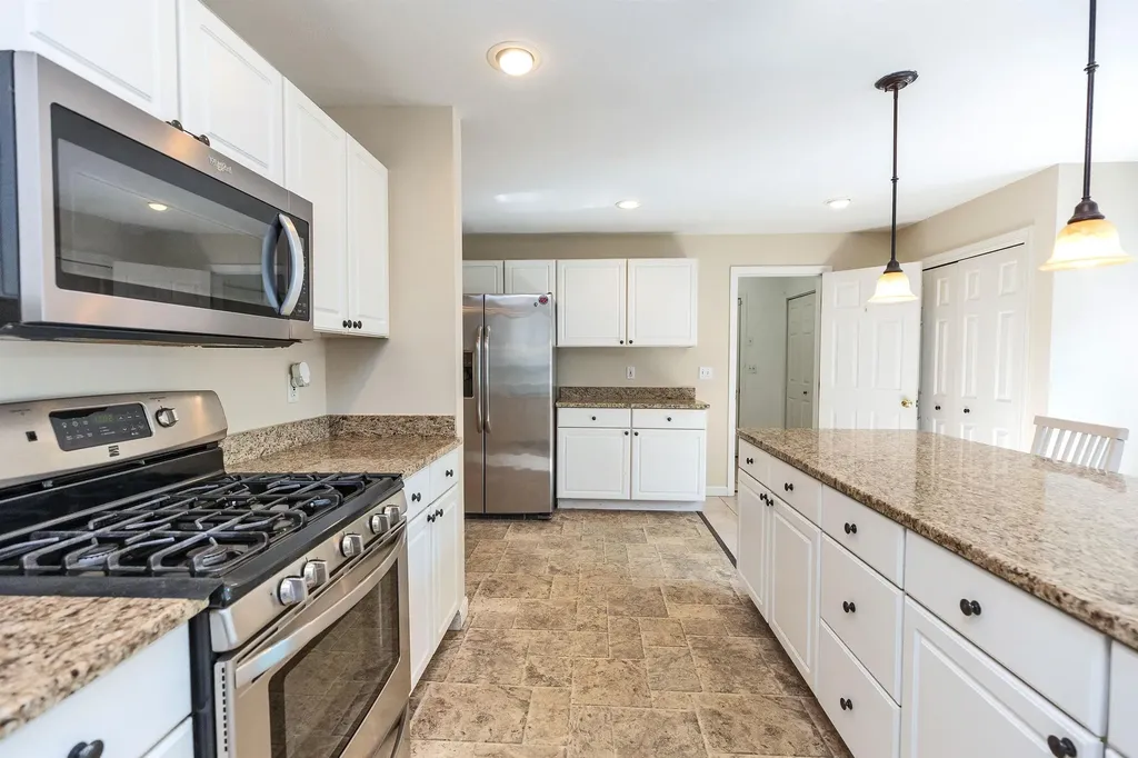 15 Foxberry Drive New Boston NH 03070