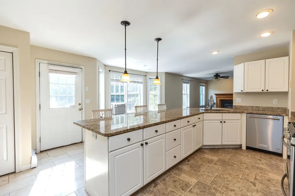 15 Foxberry Drive New Boston NH 03070
