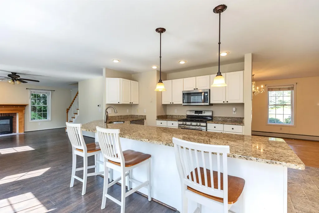 15 Foxberry Drive New Boston NH 03070