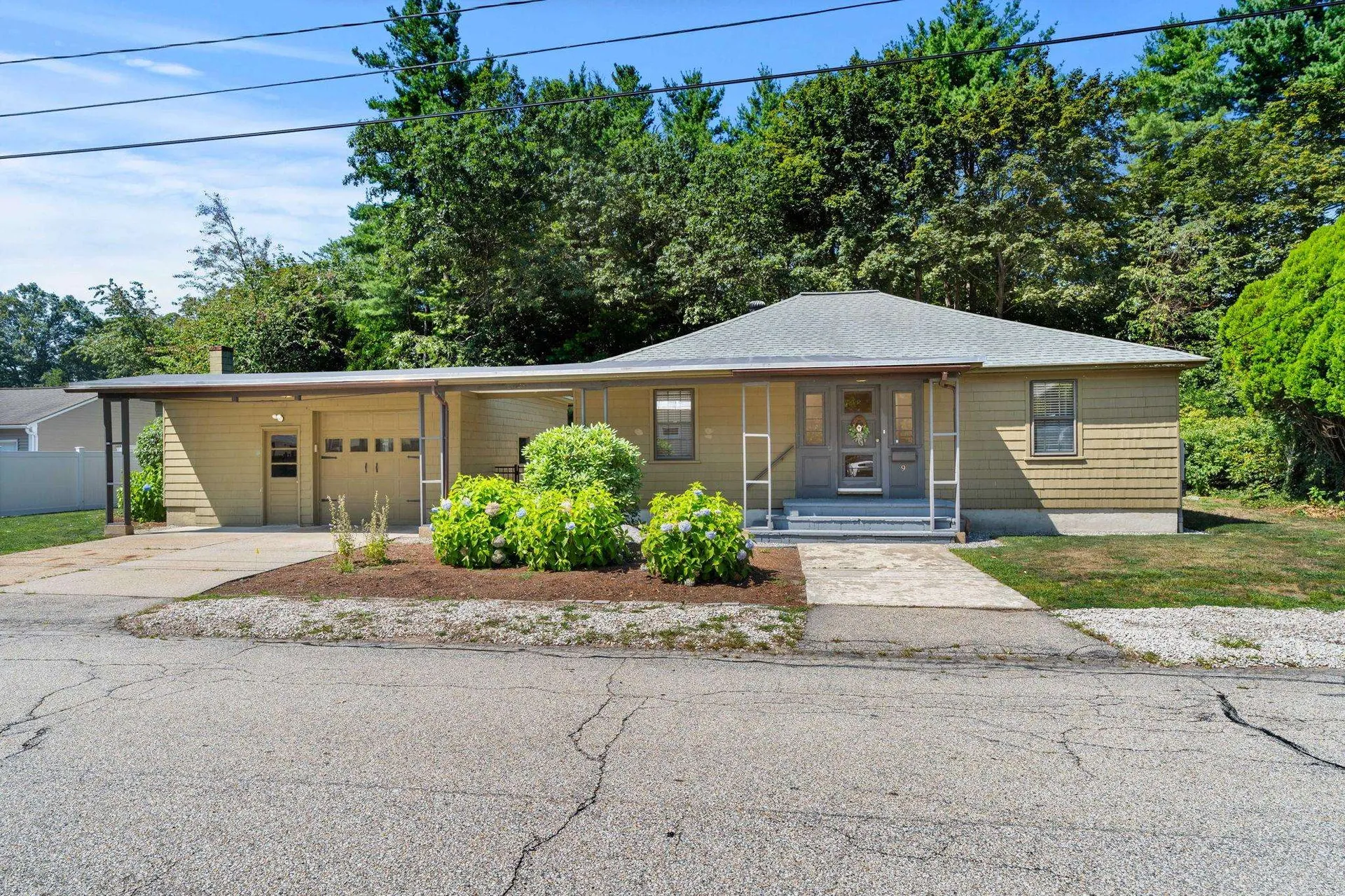 9 Woodbury Lane Bedford NH 03110