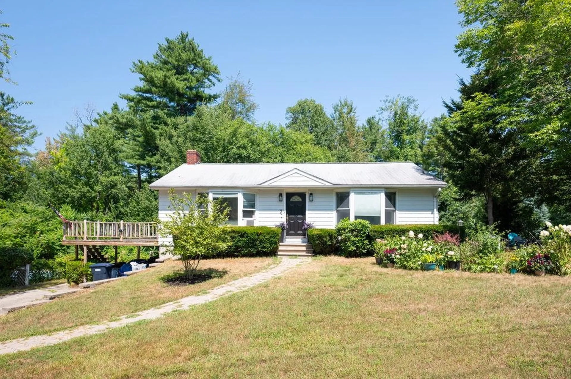 2 Field Road Derry NH 03038