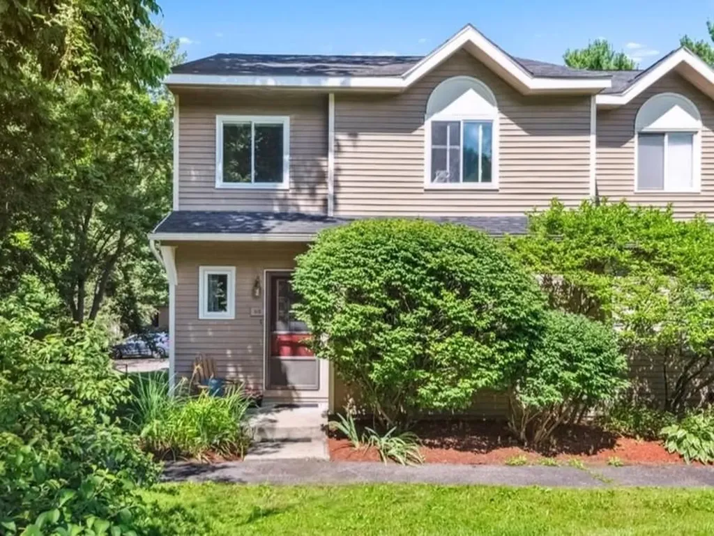 M8 Stonehedge Drive South Burlington VT 05403