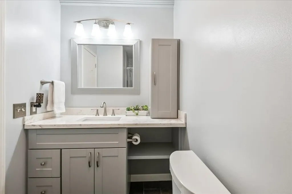 M8 Stonehedge Drive South Burlington VT 05403