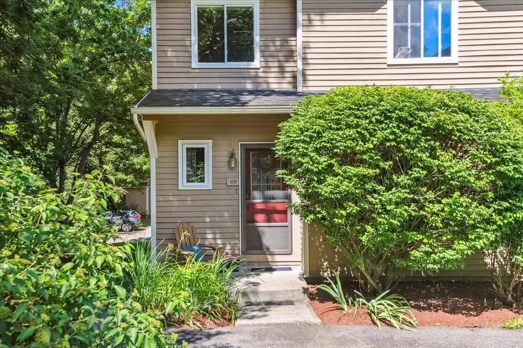 M8 Stonehedge Drive South Burlington VT 05403