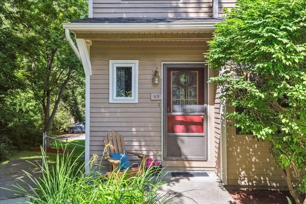 M8 Stonehedge Drive South Burlington VT 05403