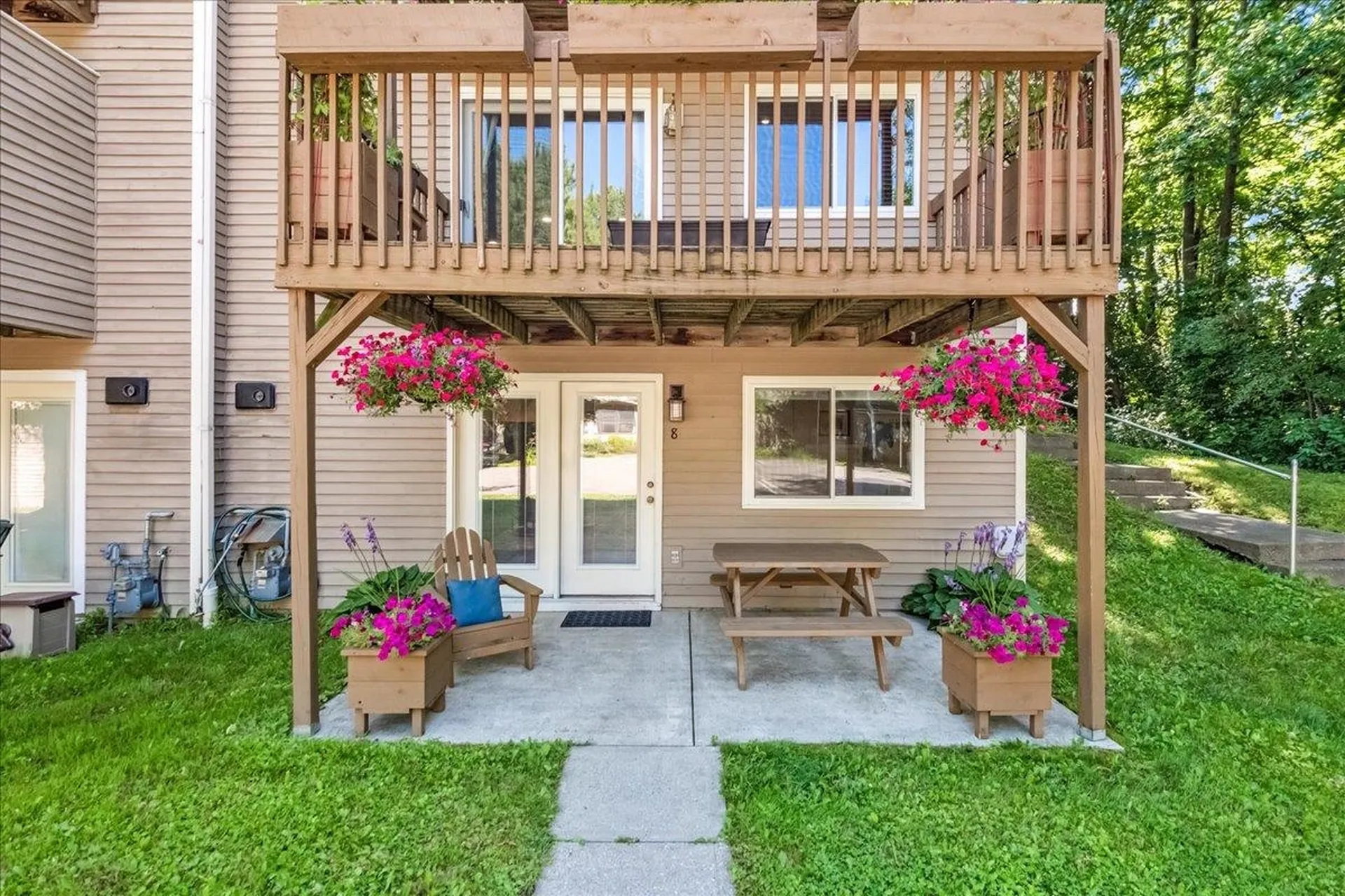 M8 Stonehedge Drive South Burlington VT 05403