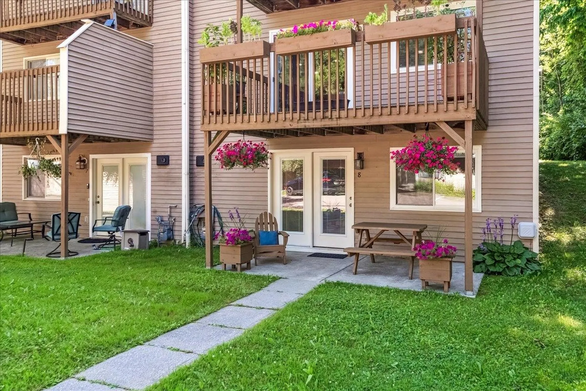 M8 Stonehedge Drive South Burlington VT 05403