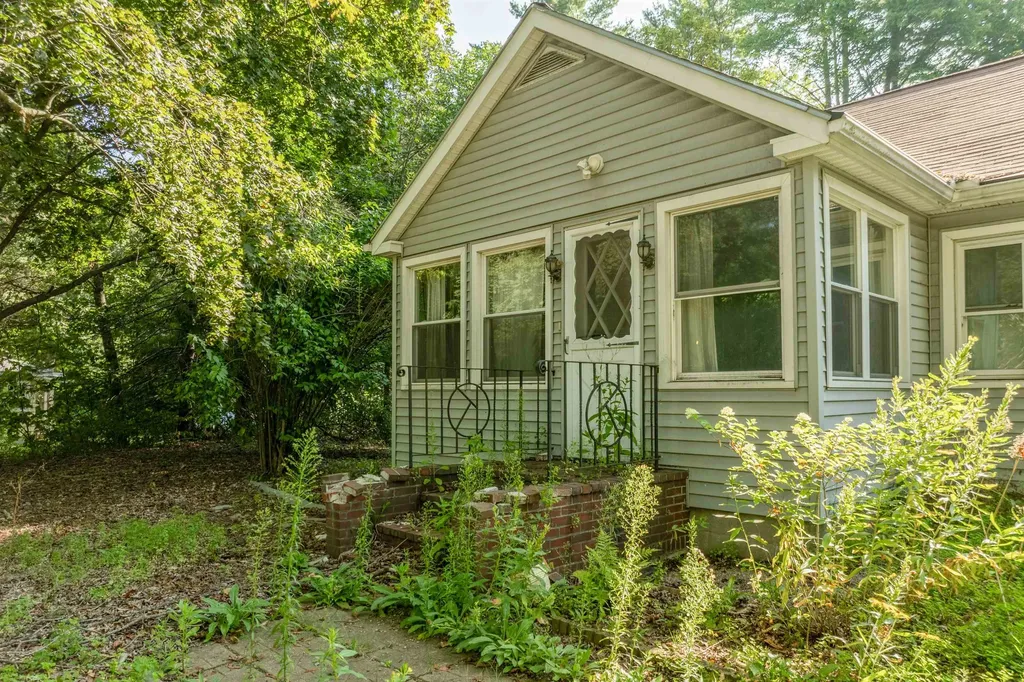 241 Calef Highway Lee NH 03861