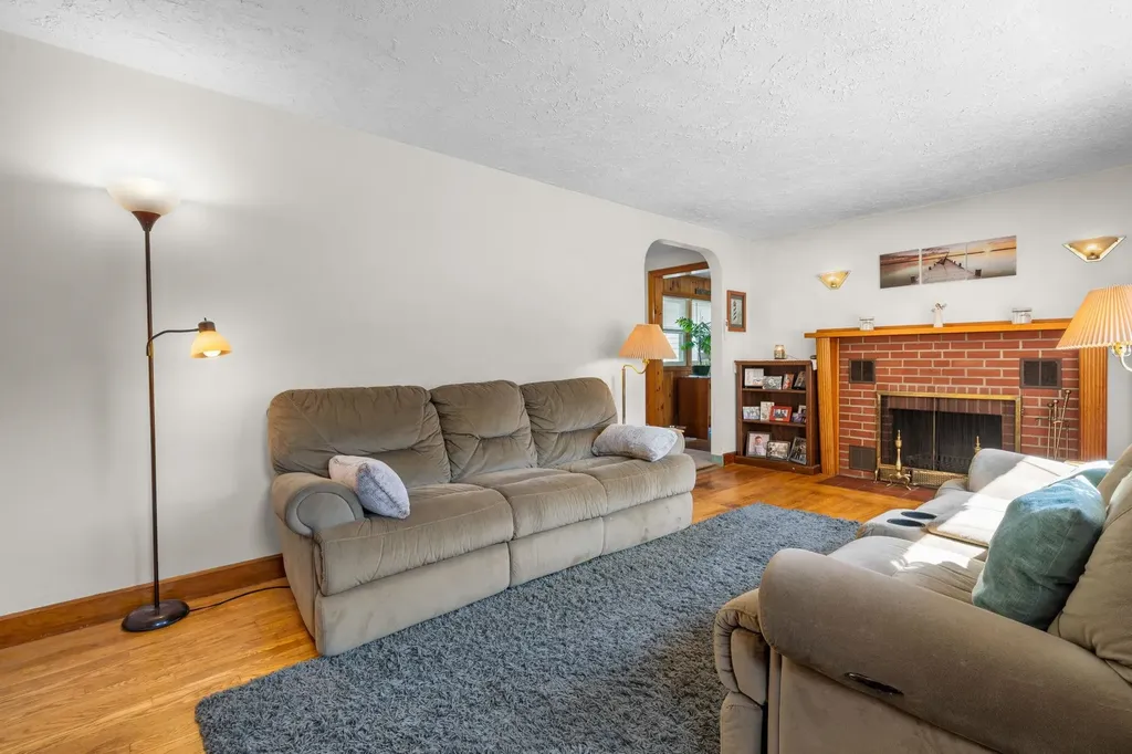 20 Messer Avenue Salem NH 03079