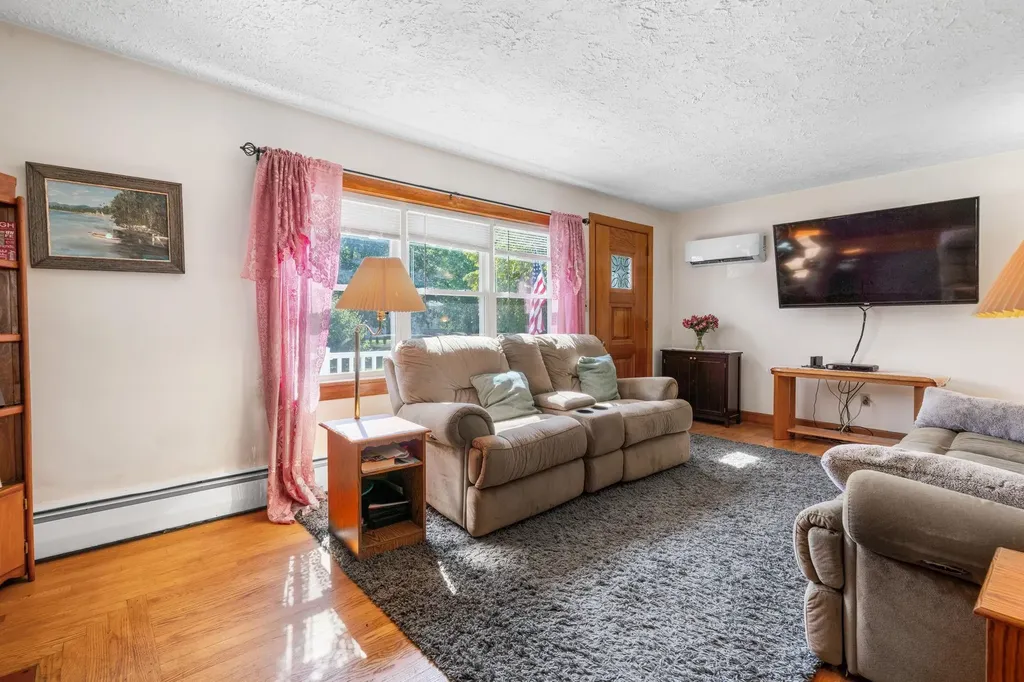 20 Messer Avenue Salem NH 03079