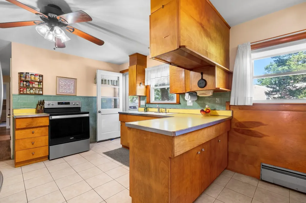 20 Messer Avenue Salem NH 03079