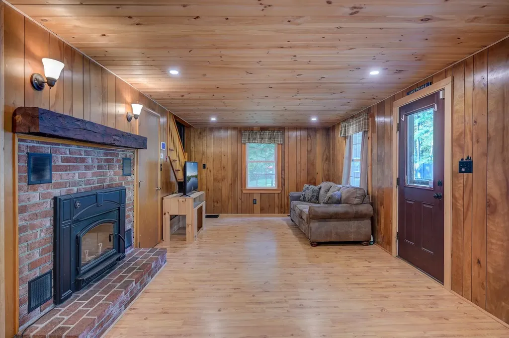 10 Alexander Avenue Madison NH 03875