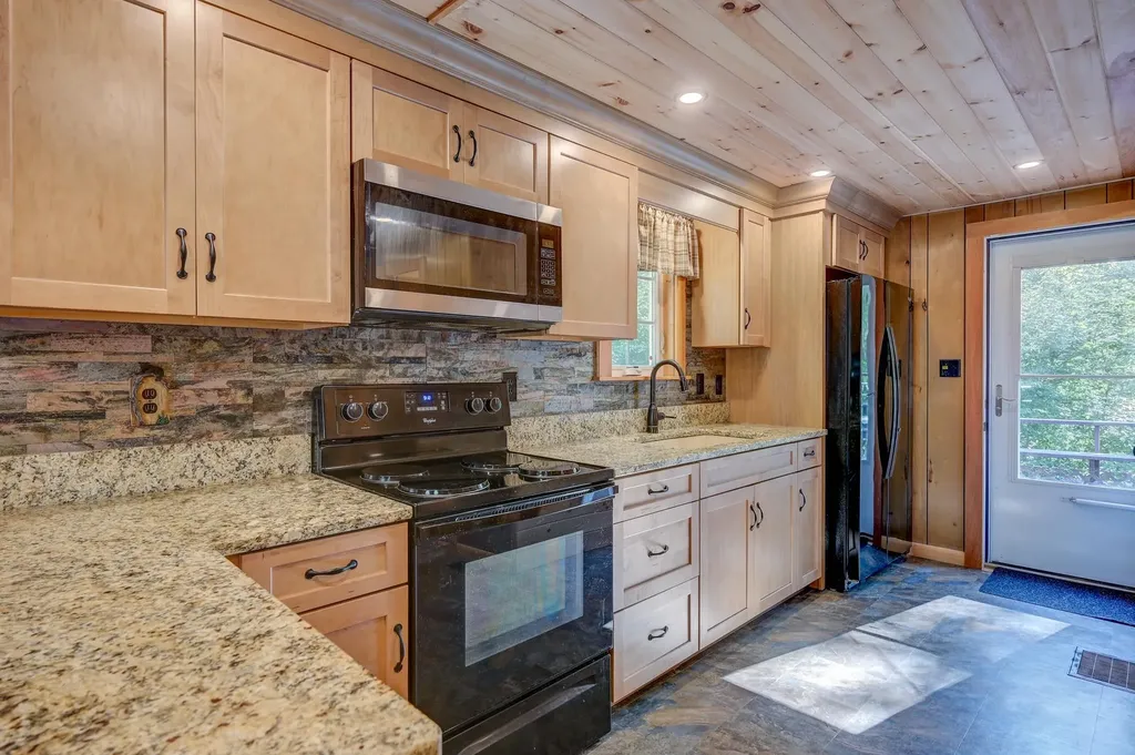 10 Alexander Avenue Madison NH 03875