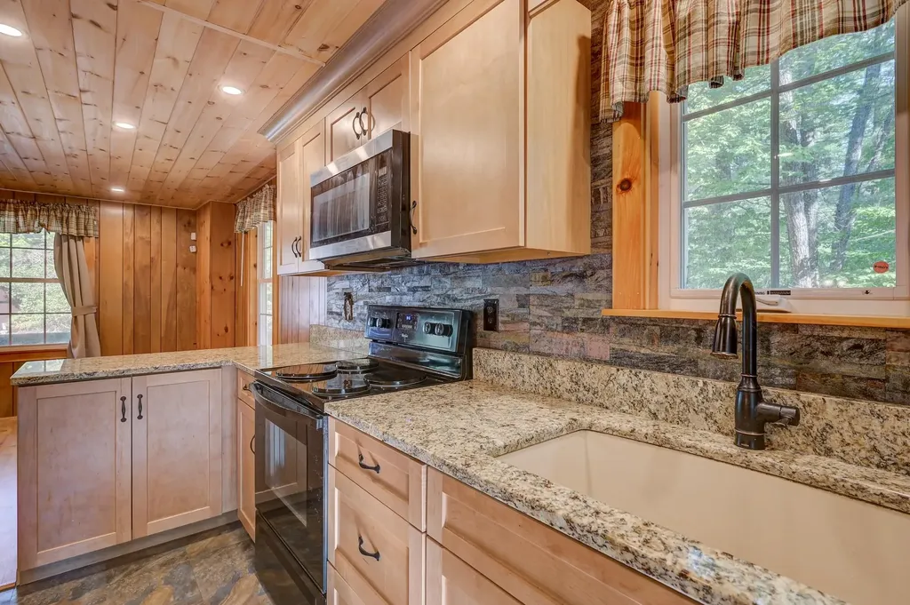 10 Alexander Avenue Madison NH 03875