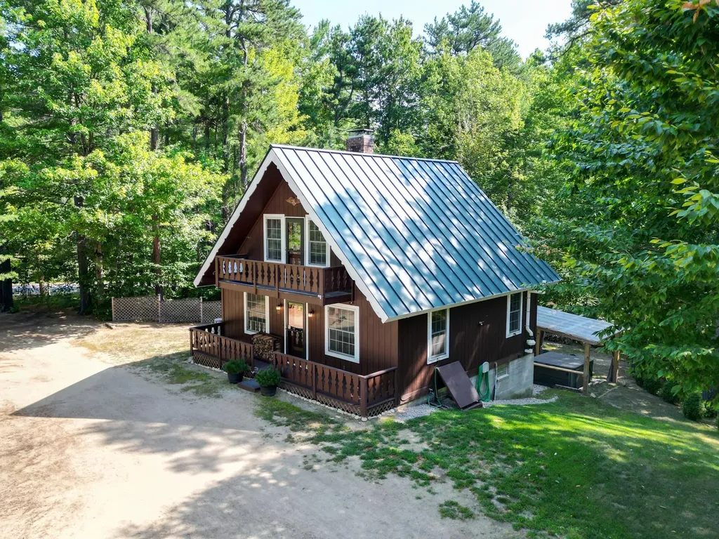 10 Alexander Avenue Madison NH 03875