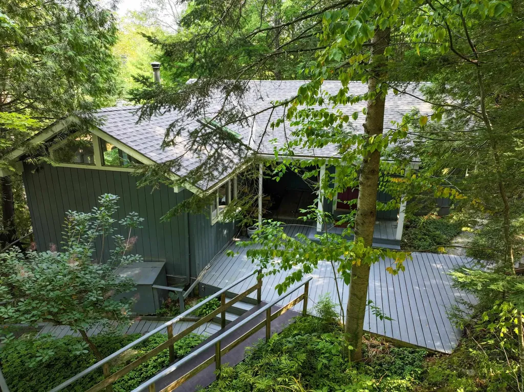 1274 Hooker Road Leicester VT 05733