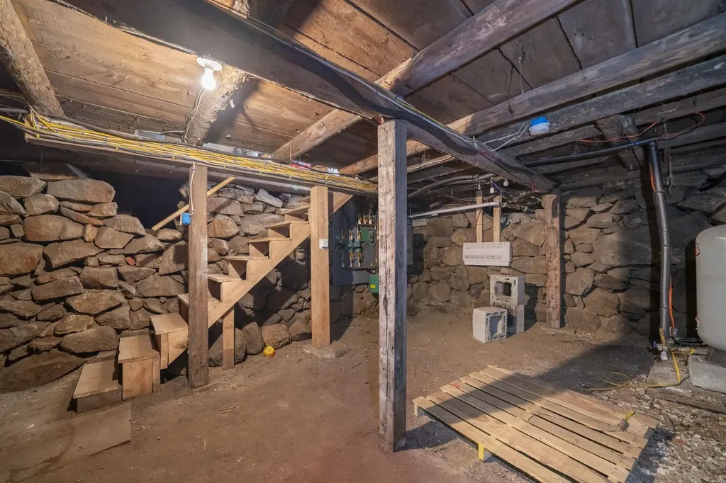 172 Nh-rte 123 Marlow NH 03456