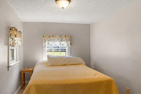 32 Ells Road Hampstead NH 03841