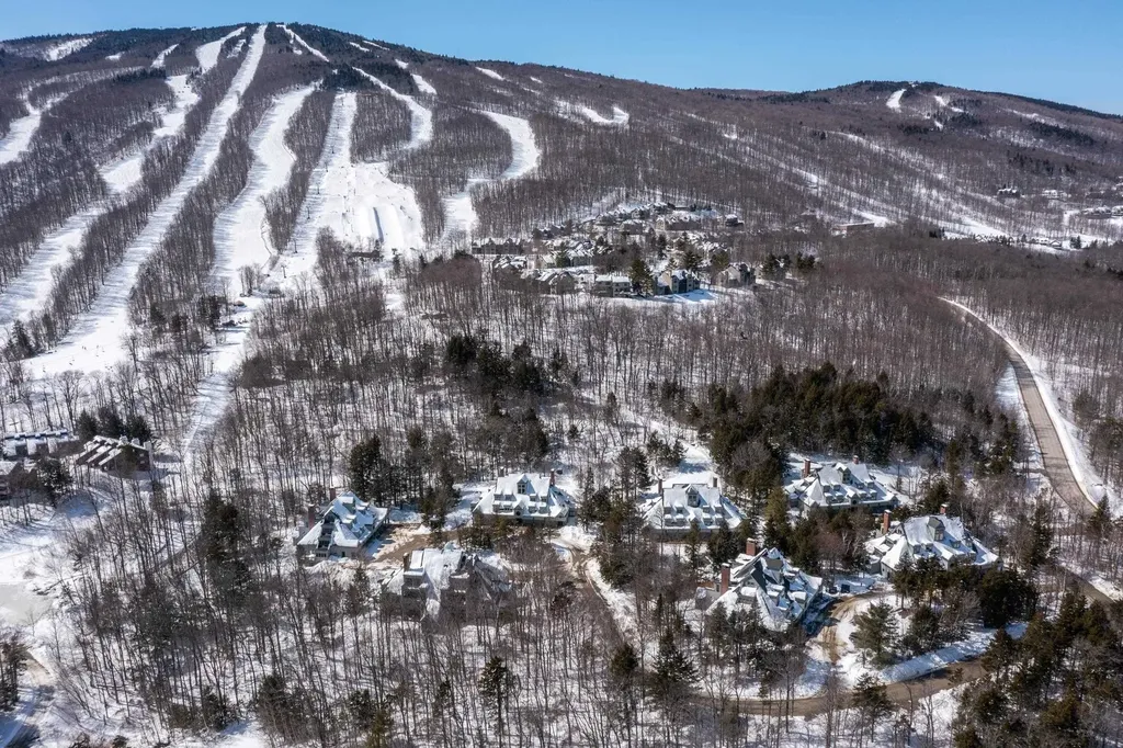 101 Ledgewood Road Ludlow VT 05149