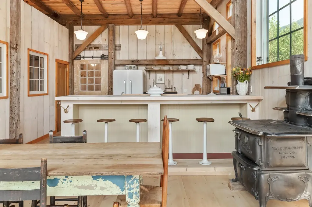 580 Cross Road Londonderry VT 05155