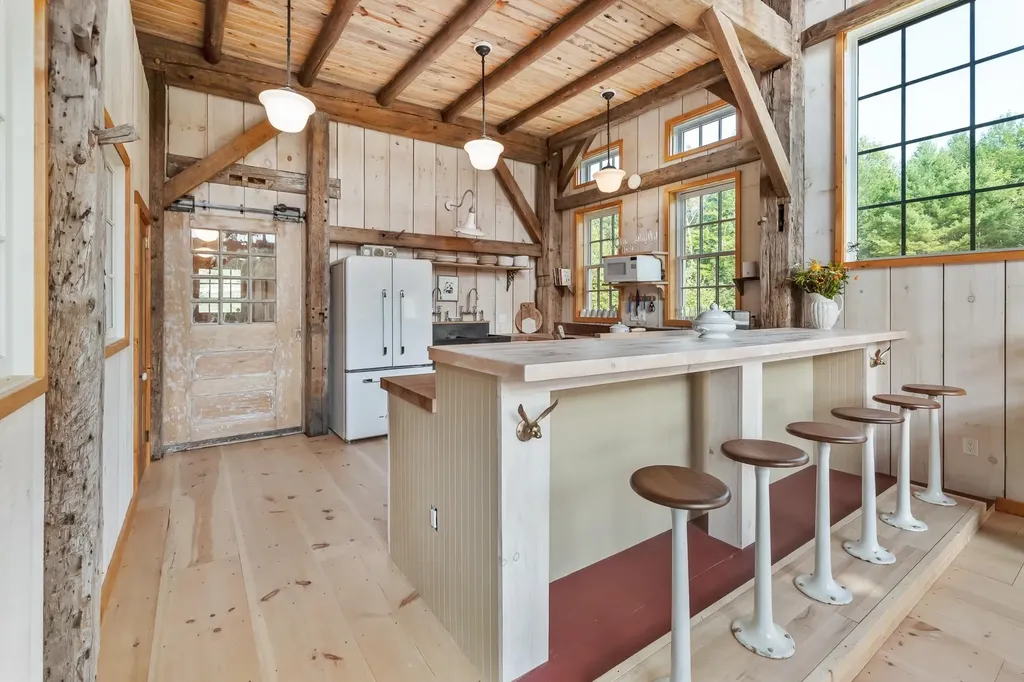 580 Cross Road Londonderry VT 05155