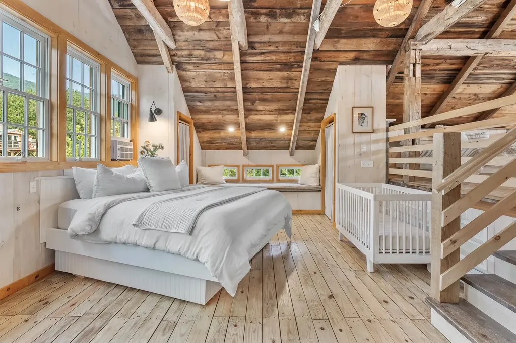 580 Cross Road Londonderry VT 05155