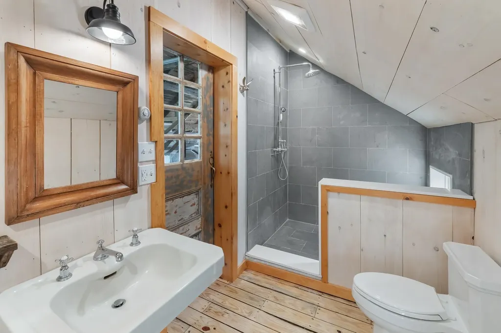 580 Cross Road Londonderry VT 05155