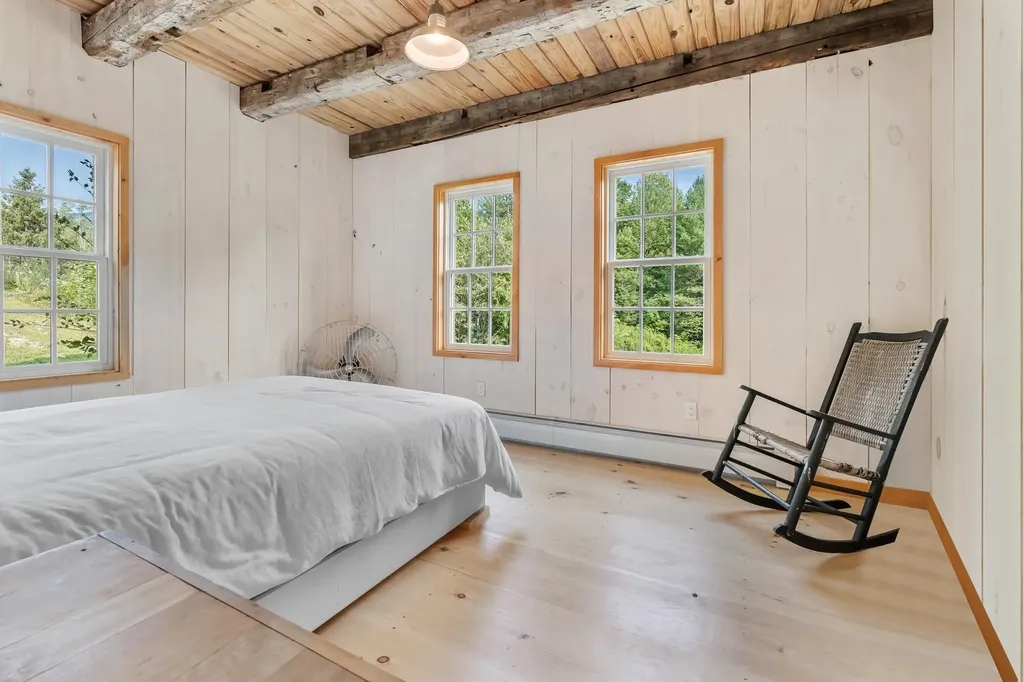 580 Cross Road Londonderry VT 05155